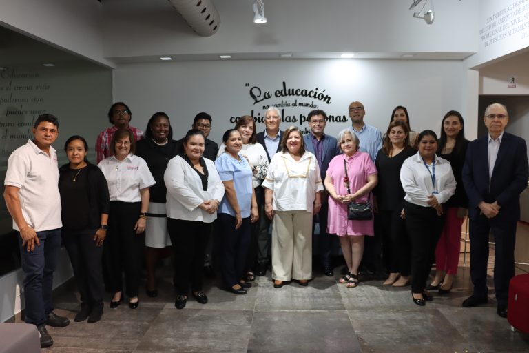 Docentes de la UP recibieron la Beca Dra. Marcelle Willock