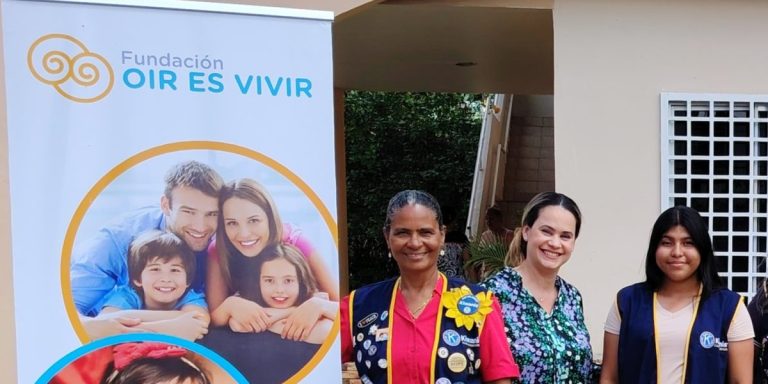 Transformando vidas a través de la lectura y la salud auditiva