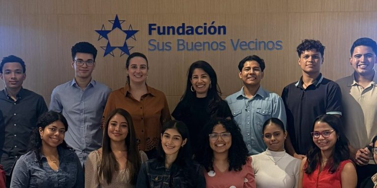 Visita de becados universitarios de Fundación Sus Buenos Vecinos
