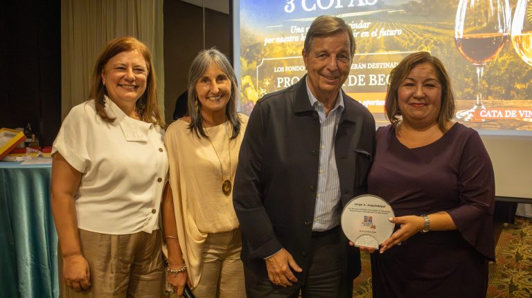 Fundación Una Empresa Un Aula celebra 20 años con una Cata de Vinos Solidaria